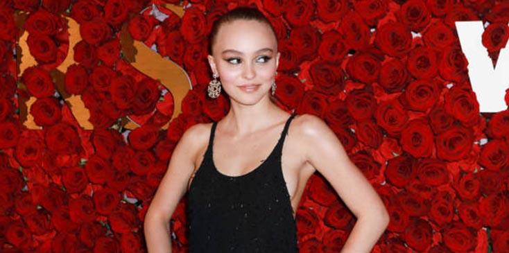 PHOTOS] Lily-Rose Depp Looks Stunning Alongside Karl Lagerfeld