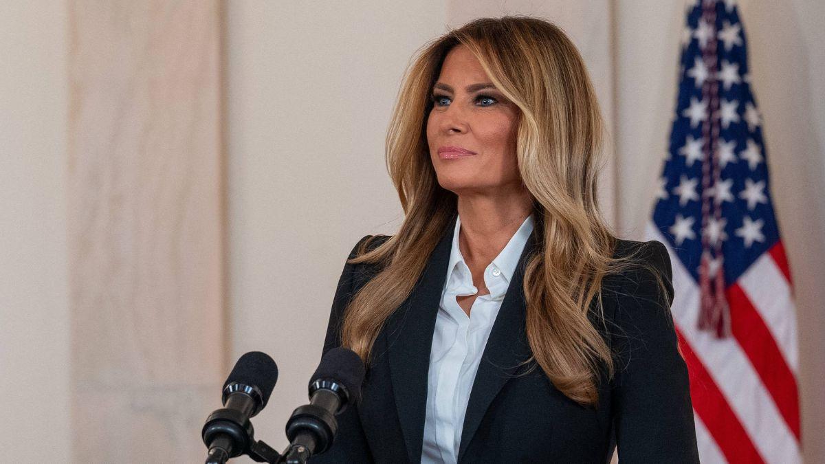 image of Melania wrote about their encounter in her memoir. 