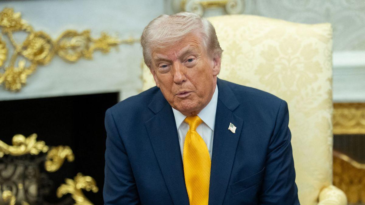 Image of A man was arrested for 'threatening to injure' Donald Trump.