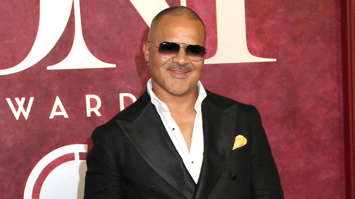 image of Christopher Jackson addressed the mistake.