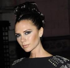 2010__01__Victoria_Beckham_jan21newsnea 225×221.jpg