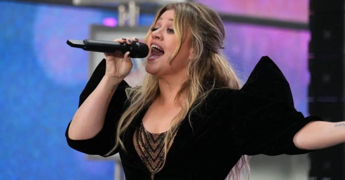 Image of A source claimed Kelly Clarkson is 'hard to do business with.'