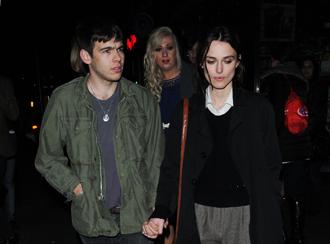 Keira knightley may25 engaged james righton.jpg