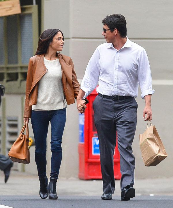 Bethenny frankel holding hands new man 03