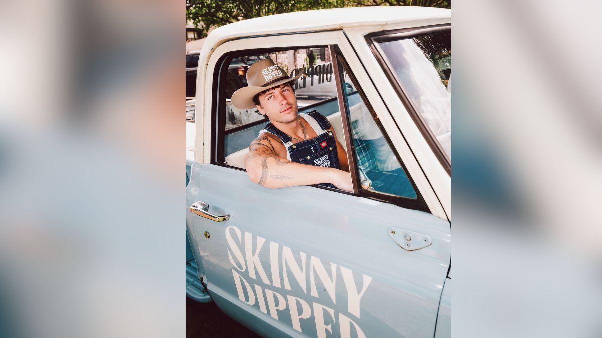 love island rob rausch teams up with skinnydipped for unforgettable takeover at university of texas at austin