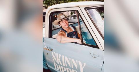 love island rob rausch teams up with skinnydipped for unforgettable takeover at university of texas at austin