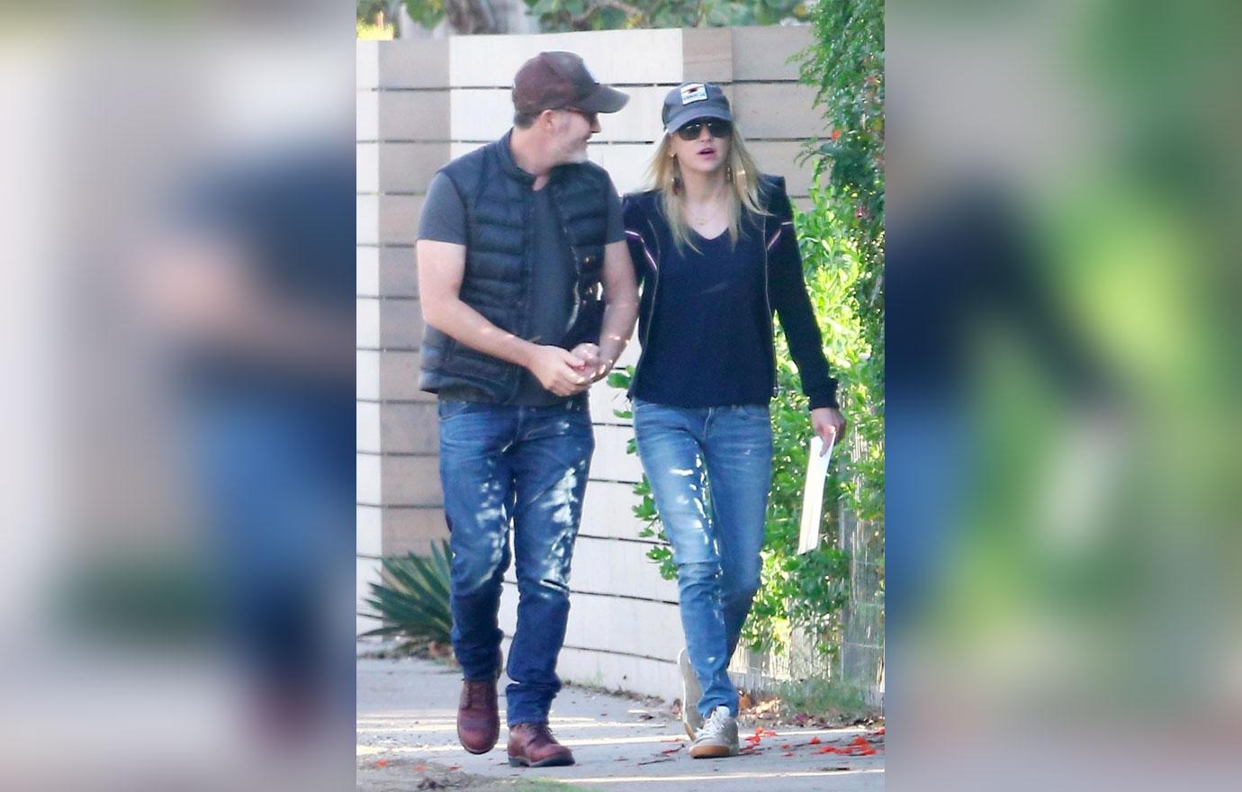 Anna faris boyfriend house hunting