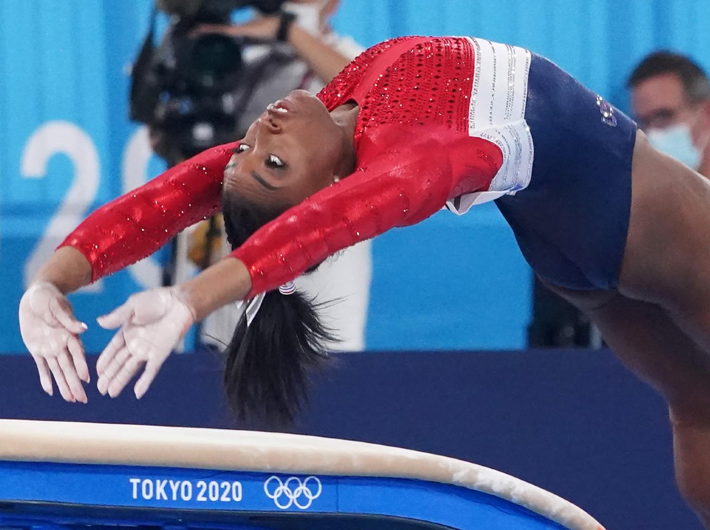 simone biles gallery pic