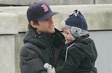 2010__01__Tom_Brady_and_Jack_Jan17_0633 225×147.jpg
