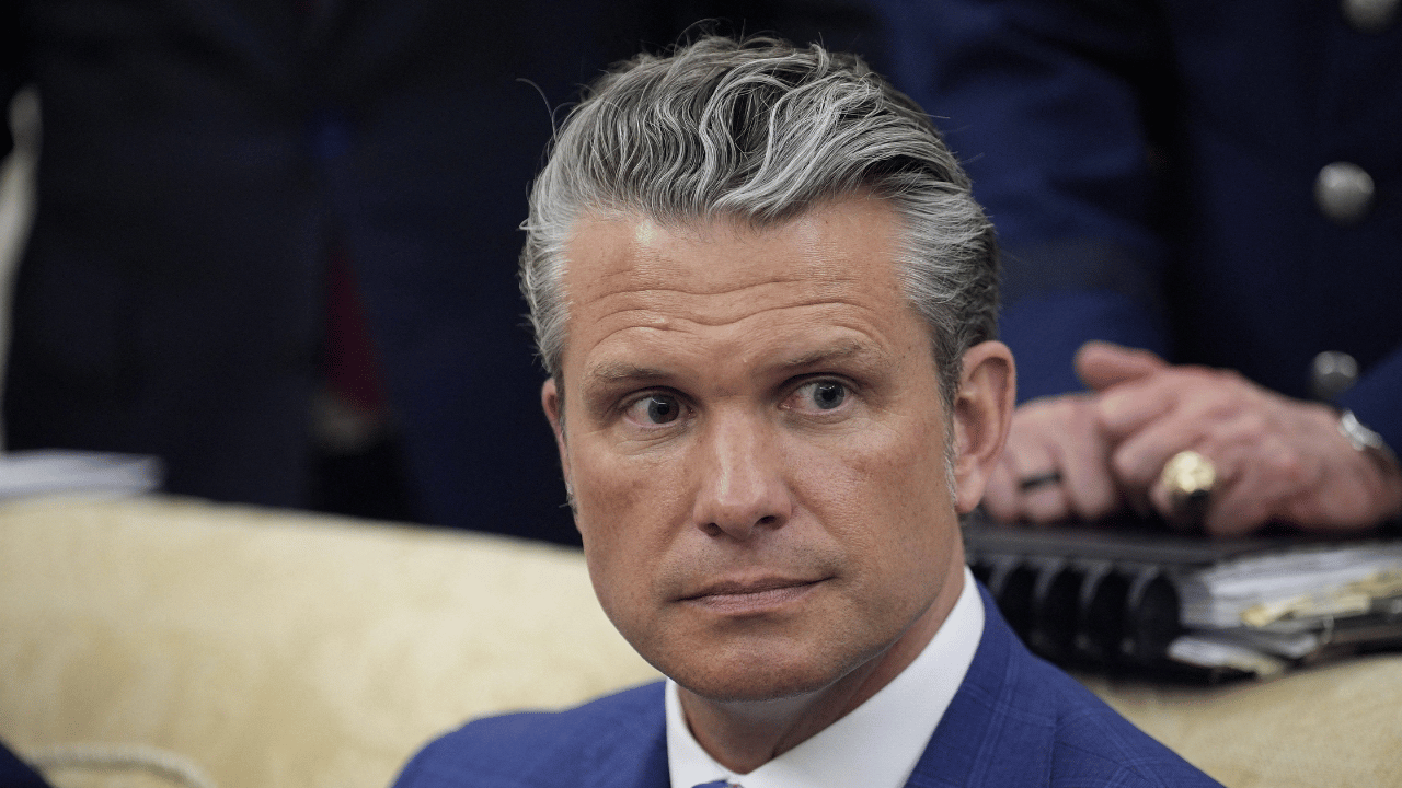 image of pete Hegseth 