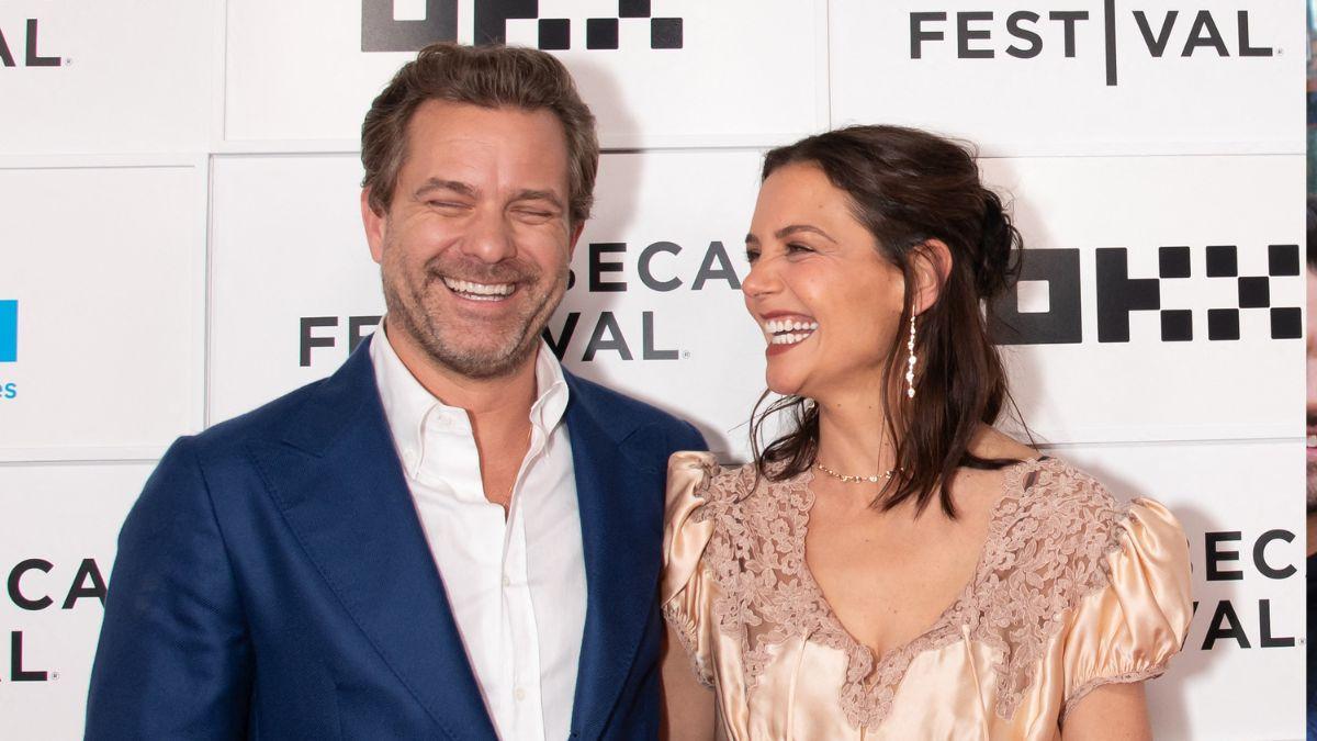 Photo of Joshua Jackson and Katie Holmes