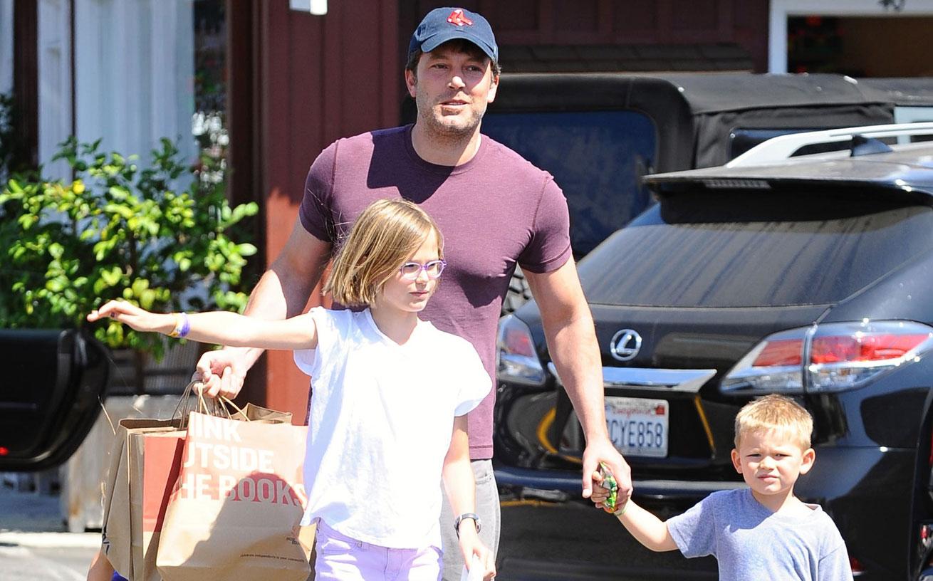 ben affleck shopping spree kids pics