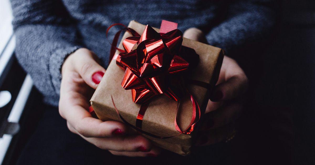 tips to help you purchase gifts without feeling stressed