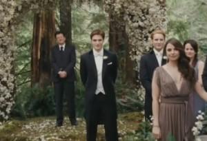 2011__06__Robert_Pattinson_Breaking_Dawn_June2newsnea 300×205.jpg