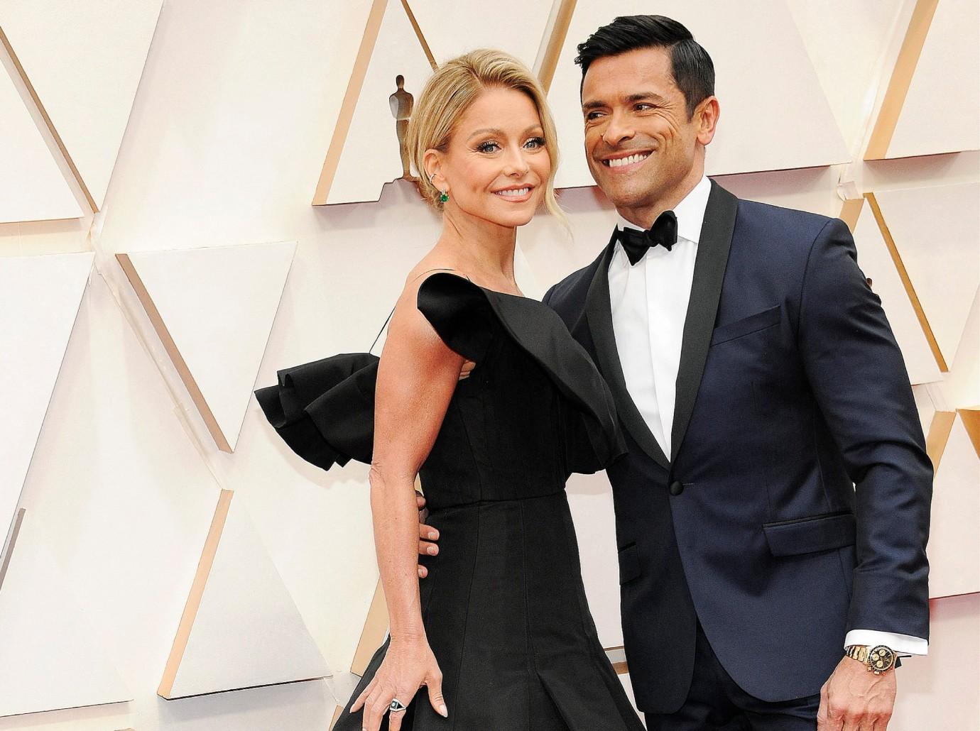 kelly ripa mark consuelos trolled pda first episode live cohosts