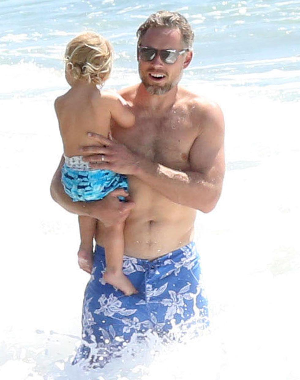 Eric Johnson Spends The Day On The Beach With His Kids