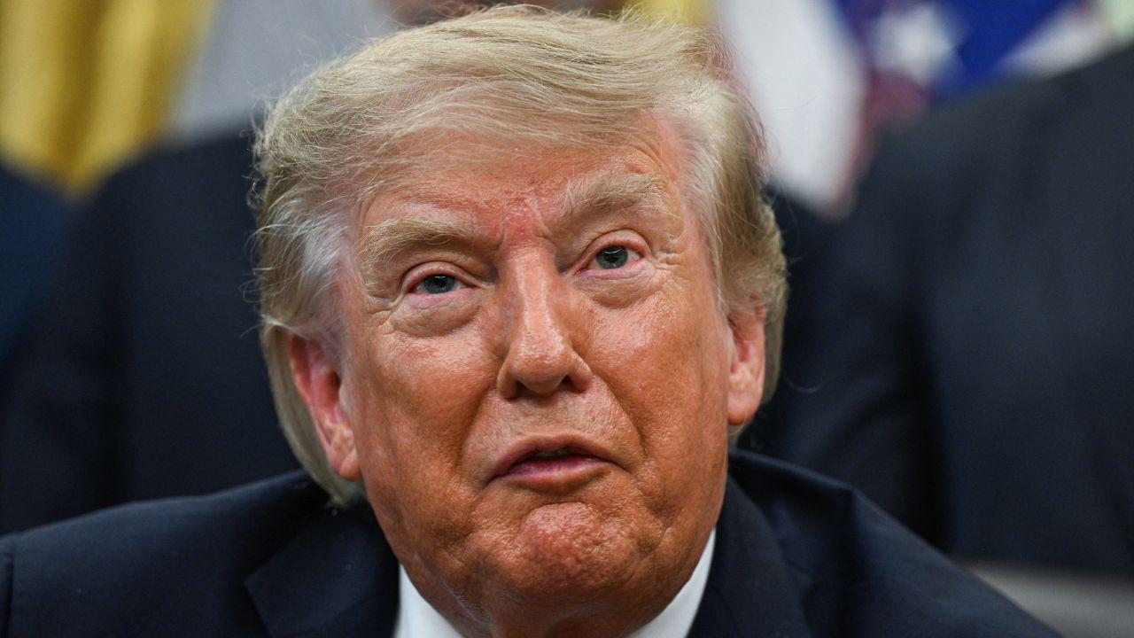 image of Bill Maher revealed that Donald Trump had personally contacted him to dispute his statement about the president’s endorsement losses.
