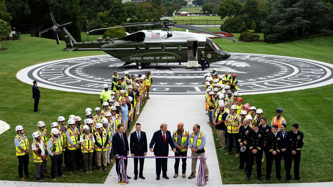 Image of Donald Trump spoke as Marine One’s noise drowned him out.