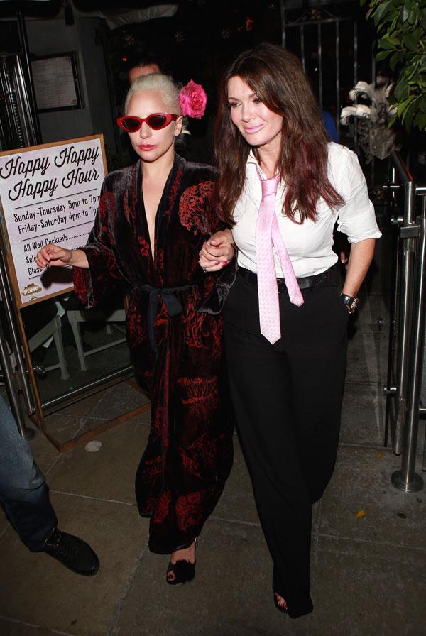 Lady gaga falls lisa vanderpump dinner