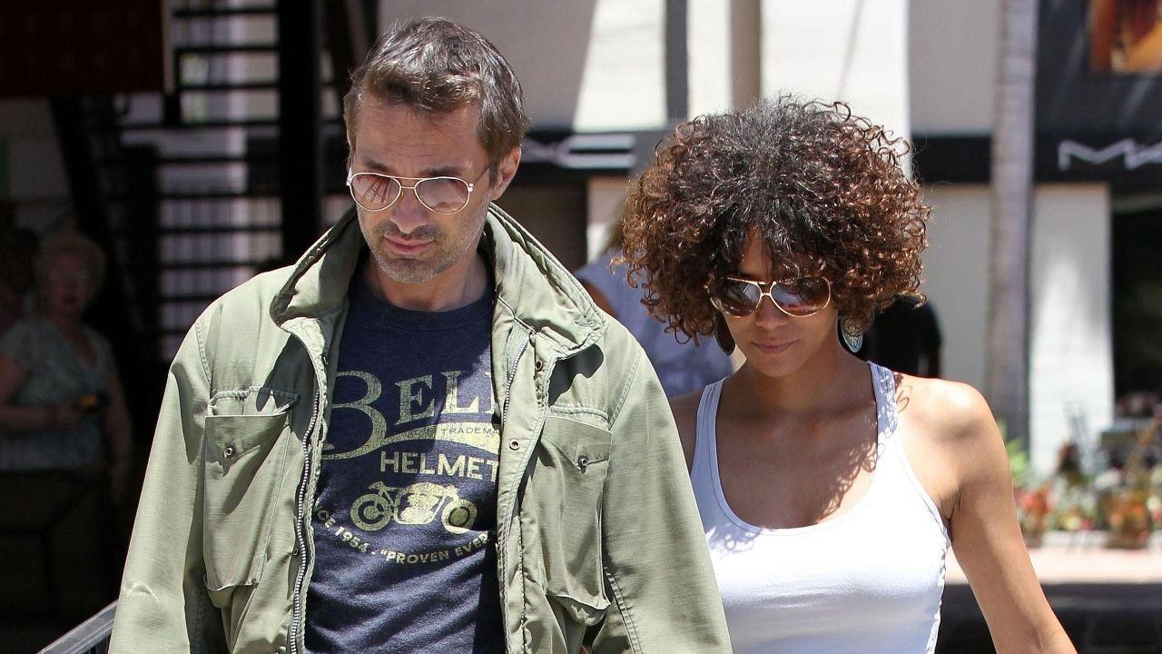 Photo of Olivier Martinez and Halle Berry