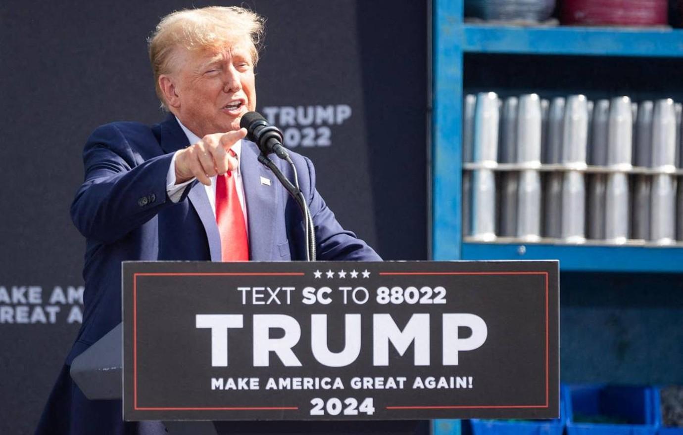 donald trump slammed qanon memes truth social posts trouble