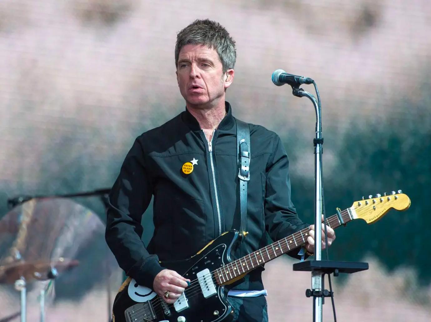 adele awful offensive oasis noel gallagher nasty feud