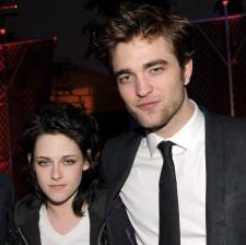 2010__02__okmagazine_kristen stewart robert pattinson 225×224.jpg