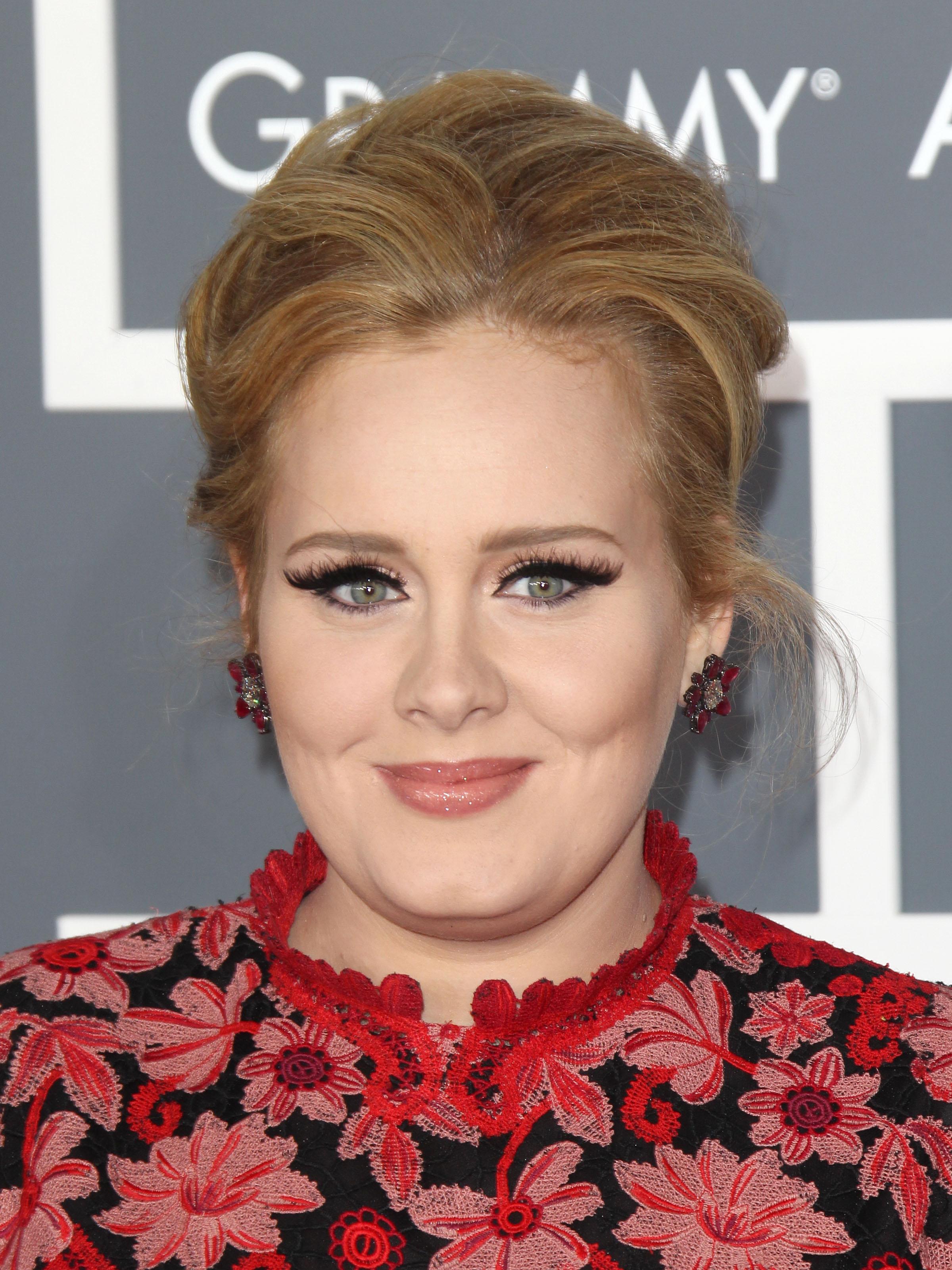 Adele Suffering From Stage Fright