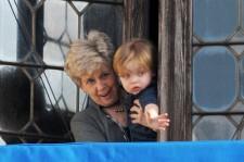 2010__04__Knox_Jolie_Pitt_Jane_Pitt_April13_main 225×149.jpg