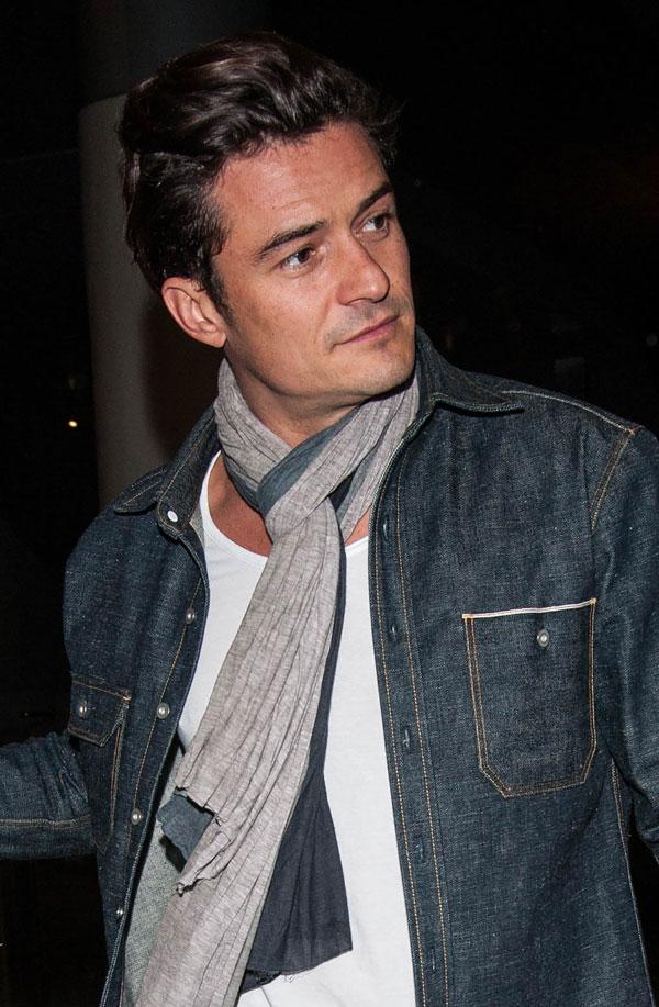 orlando bloom scarf airport