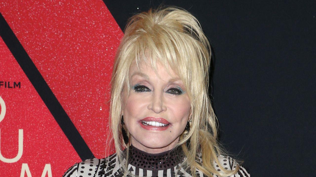 image of Dolly Parton's cause of death was revealed as cancer.