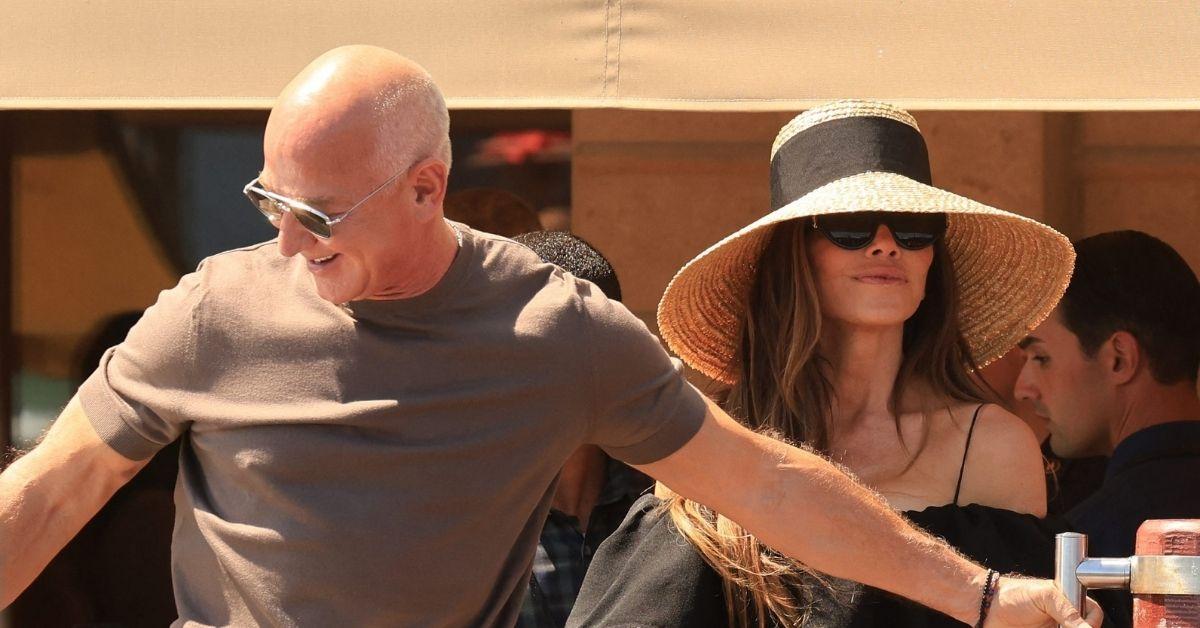Photo of Jeff Bezos and Lauren Sánchez