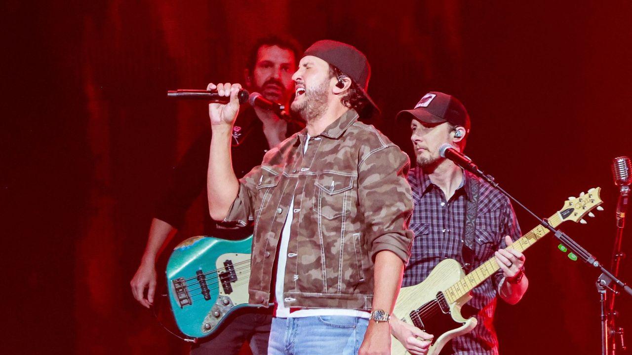 Photo of Luke Bryan.