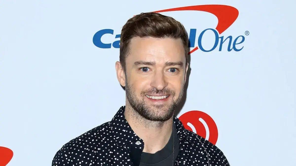 image of Justin Timberlake acted less than serious during his arrest.