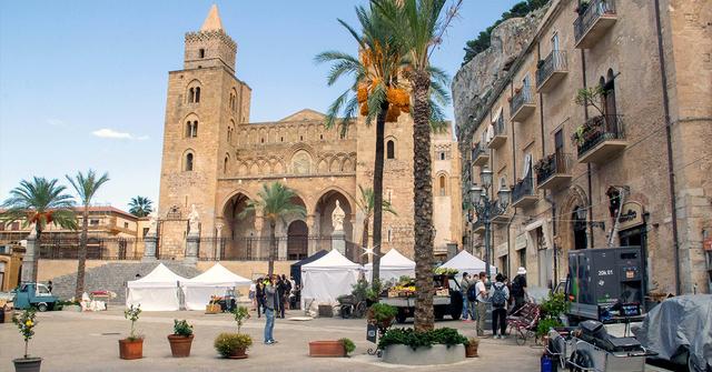 indiana jones crew member dies on location in morocco following lead actor harrison fords injury pp