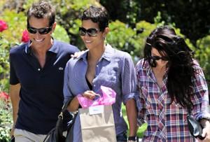 2010__07__Halle_Berry_July23_MAIN 300×203.jpg