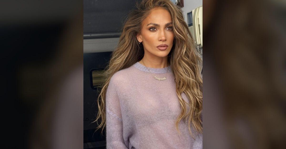 Photo of Fans thought Jennifer Lopez's necklace said 'Bennifer.'