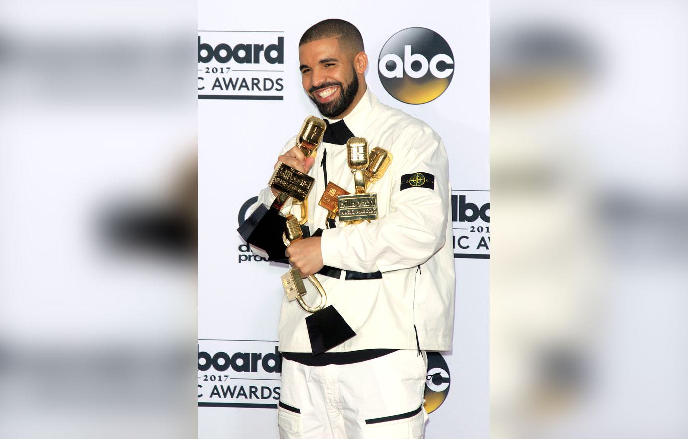 Drake Gives Two McDonald's Female Employees 10,000 Dollars Each