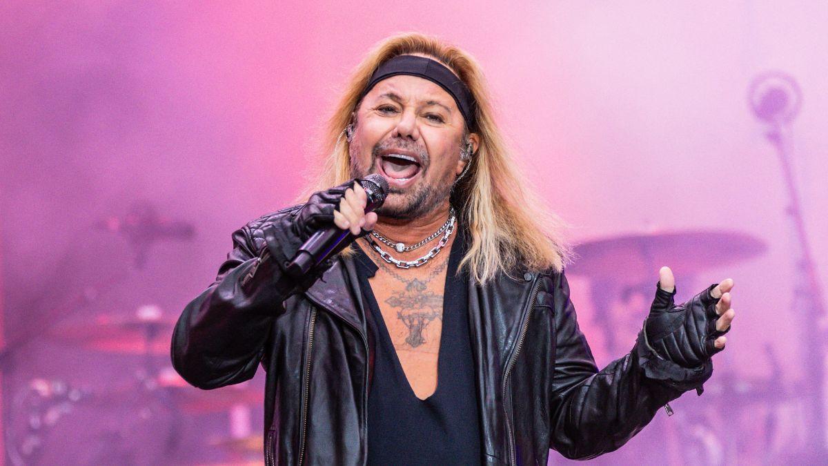 celebrities who survived terrifying car crashes photos