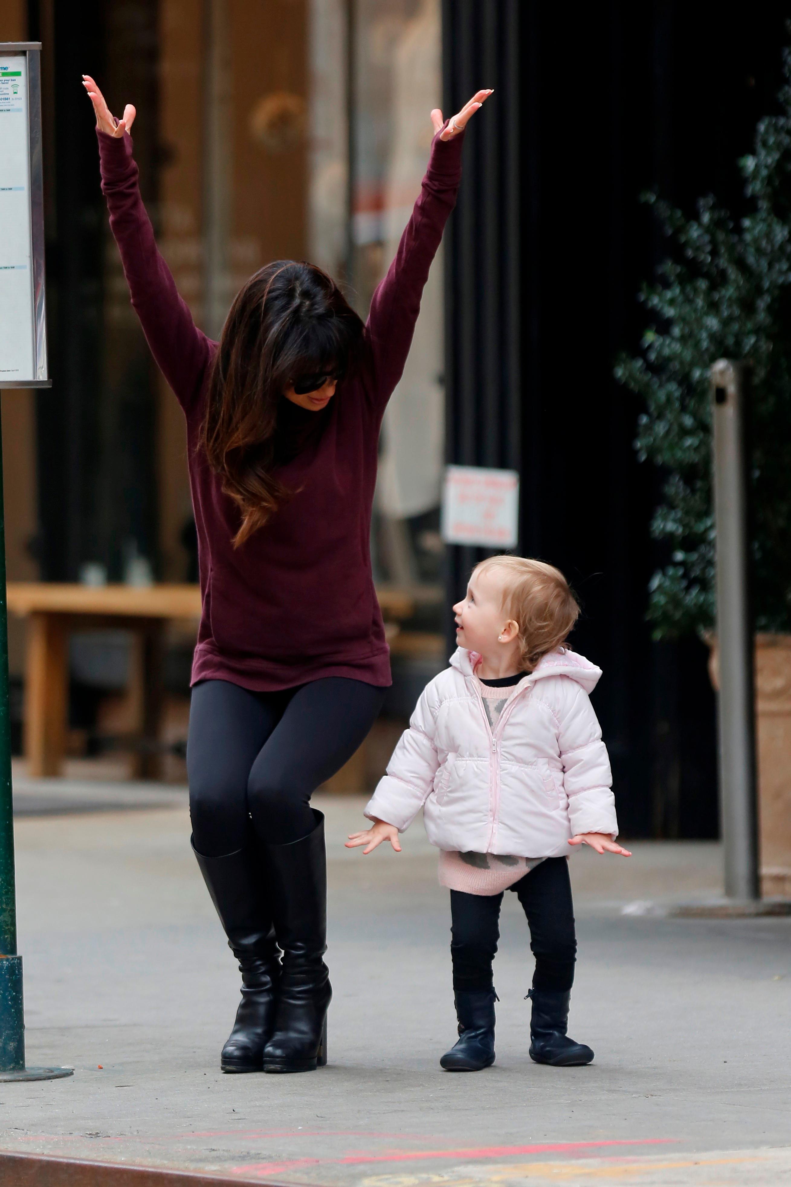 Hilaria baldwin yoga poses nyc street 05