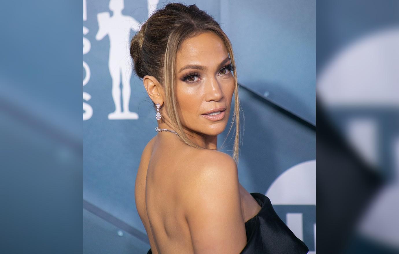 jennifer lopez skips questions ex sean diddy combs cant ignore anxiety