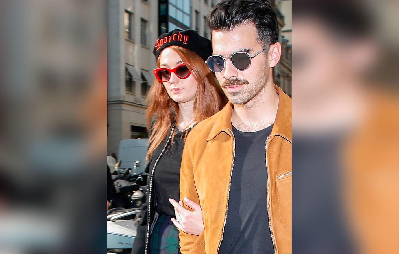 Joe jonas engagement sophie turner