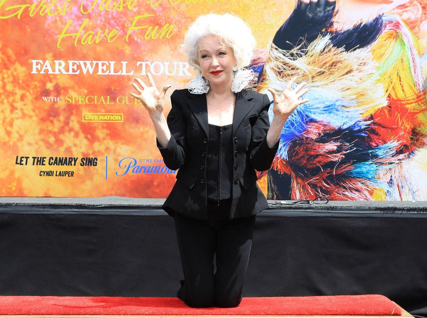 cyndi lauper sad didnt like pitted against madonna