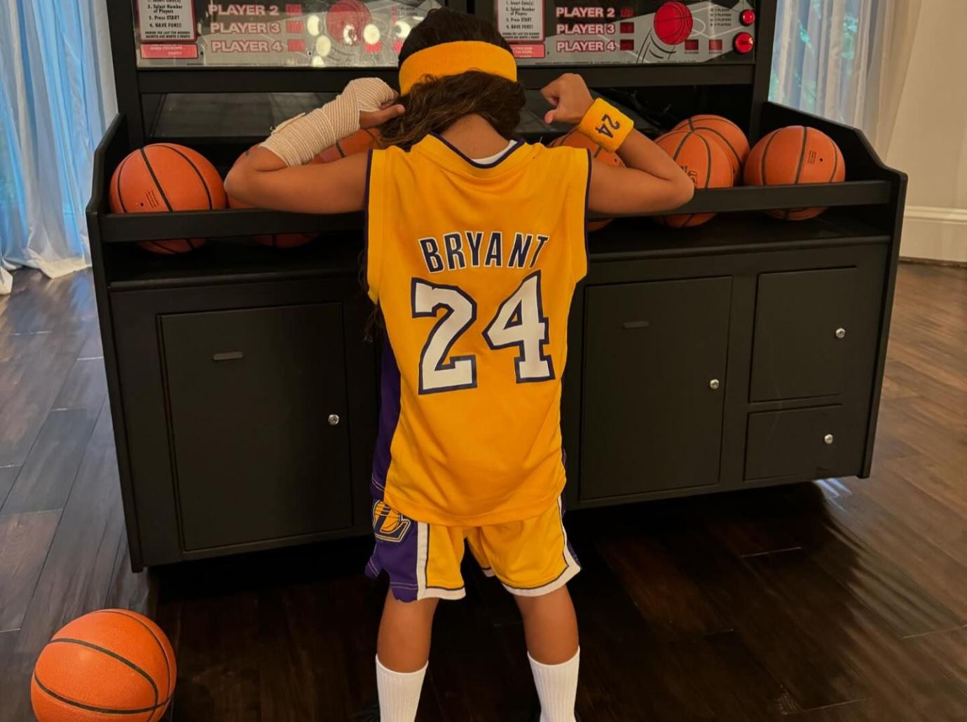 rob kardashian daughter dream kobe bryant halloween costume photos