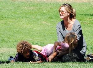 2010__09__Heidi_Klum_Sept20_439 300×218.jpg