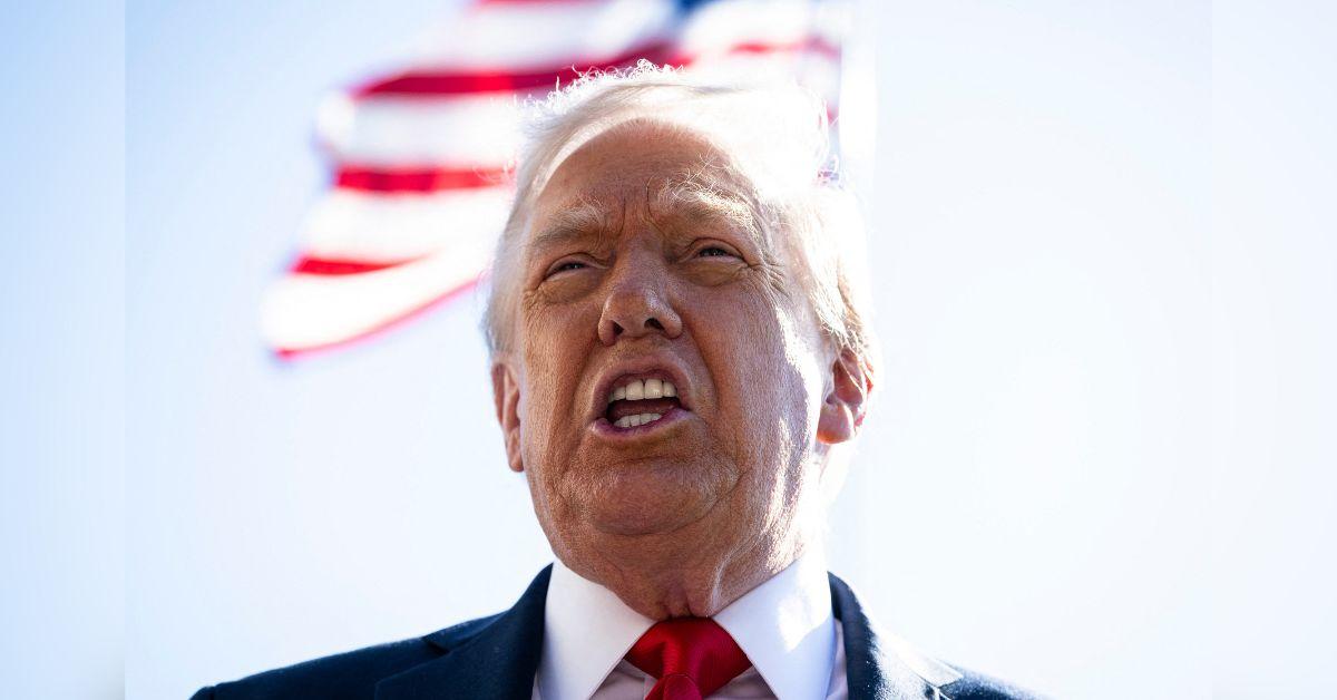 image of Donald Trump was linked to Jeffrey Epstein. 