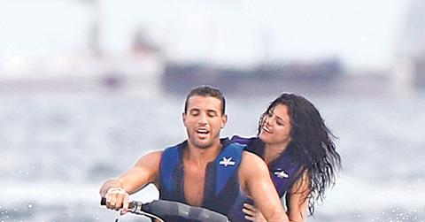 Selena gomez jet ski featured_p