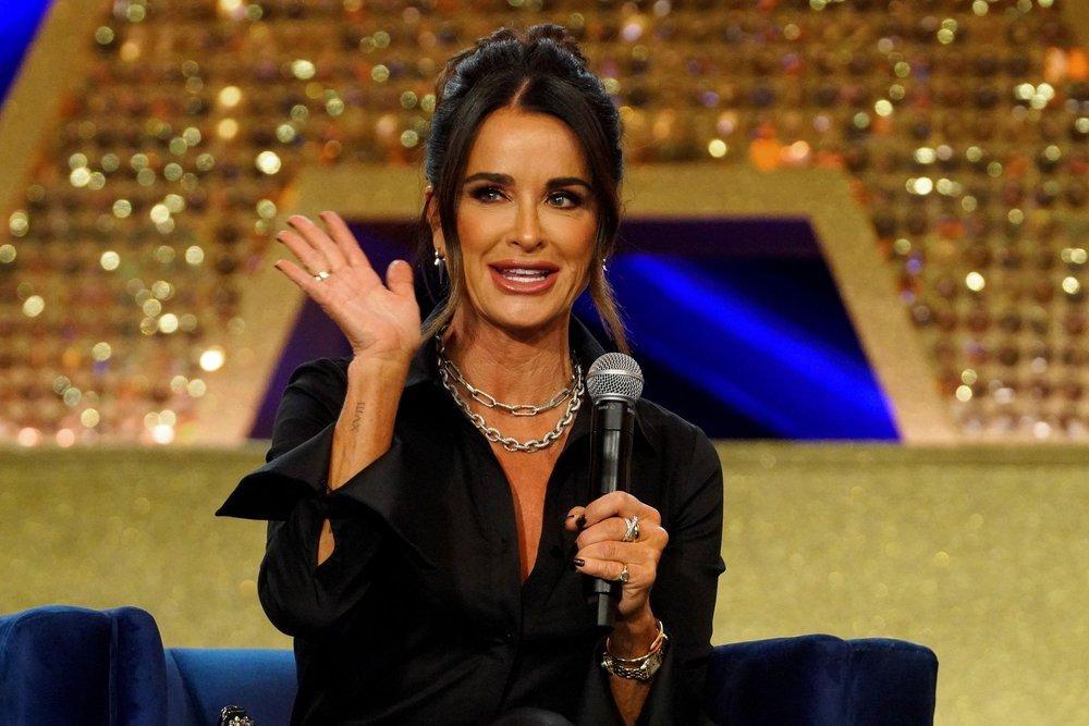 kyle richards addresses rumors leaving rhobh maurico umansky split bravo