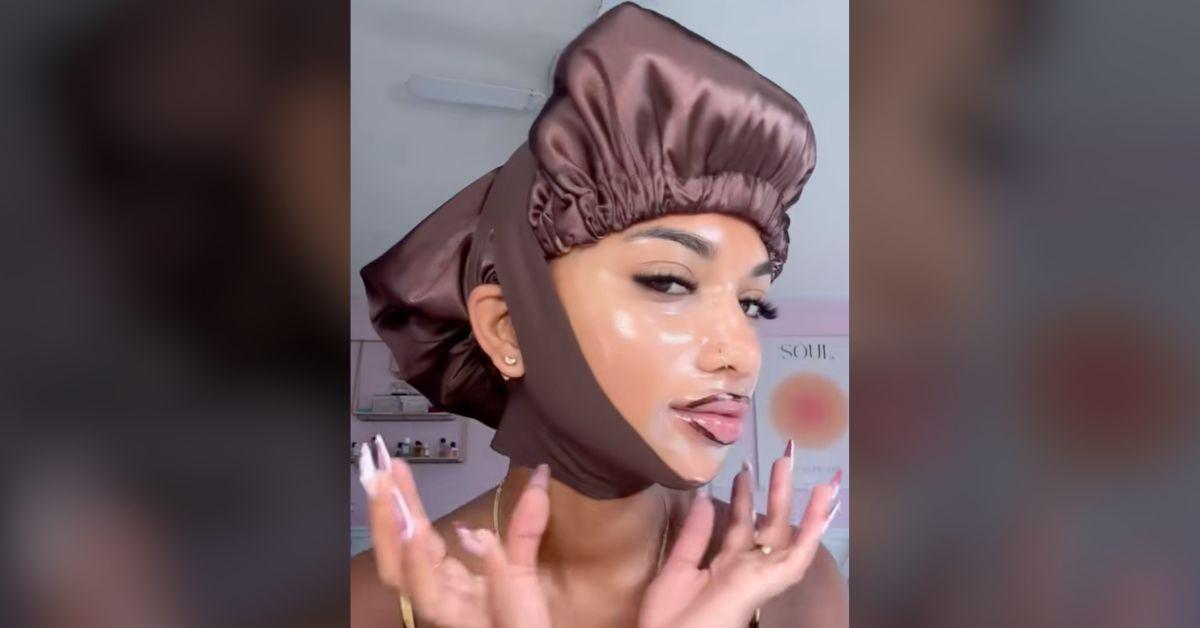 Image of Fans were not happy with the SKIMS face sculptwear.