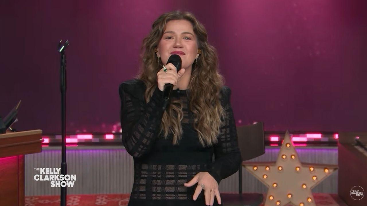 image of Kelly Clarkson ended ‘The Kelly Clarkson Show’ after seven seasons with a final Kellyoke performance of ‘Golden’ from KPop ‘Demon Hunters’.